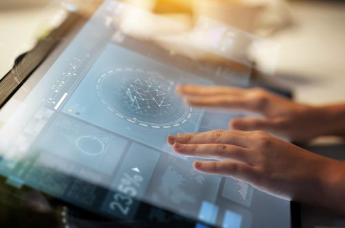 The Invisible Computer: Masa Depan di Mana Semua Benda Jadi Komputer, dan Kita Tidak Lagi 'Menggunakan' Teknologi, Tapi 'Hidup' di Dalamnya.